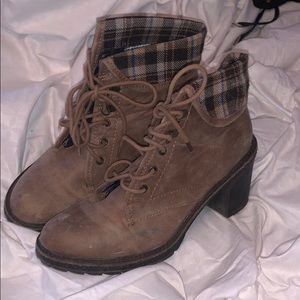 boots ✰ ✰ ✰